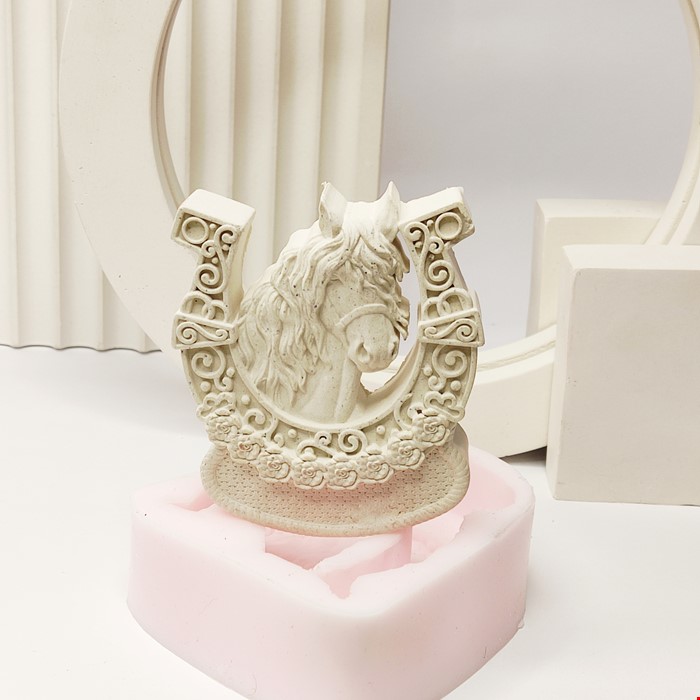 قالب نعل اسب